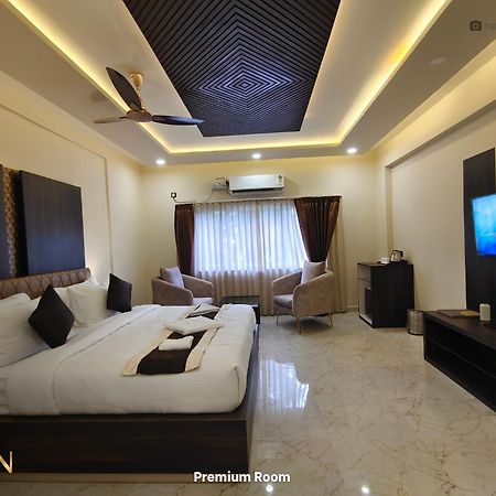 Hotel Eden Karwar Extérieur photo