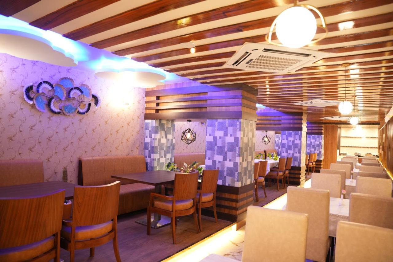 Hotel Eden Karwar Extérieur photo