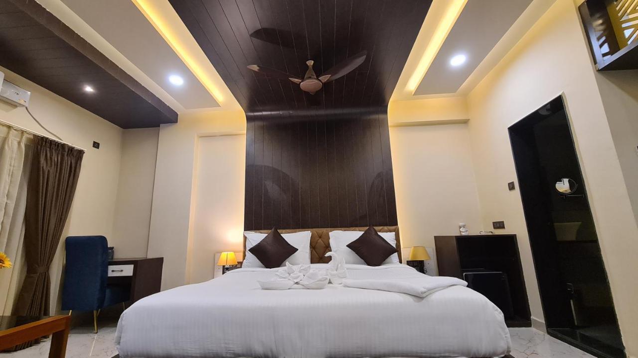 Hotel Eden Karwar Extérieur photo