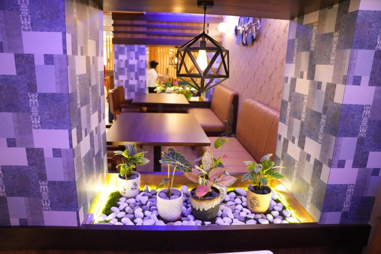 Hotel Eden Karwar Extérieur photo