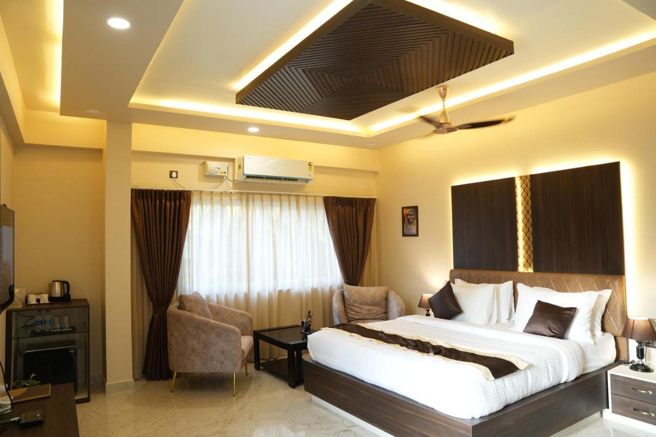Hotel Eden Karwar Extérieur photo