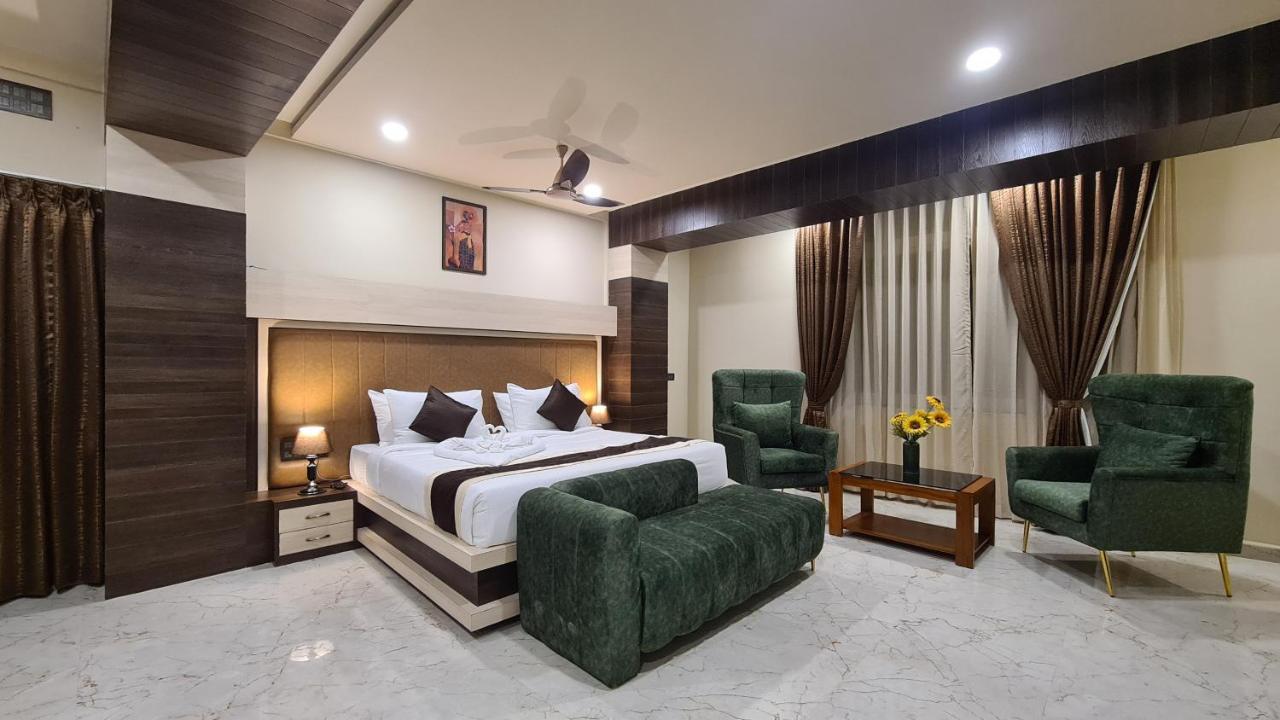 Hotel Eden Karwar Extérieur photo