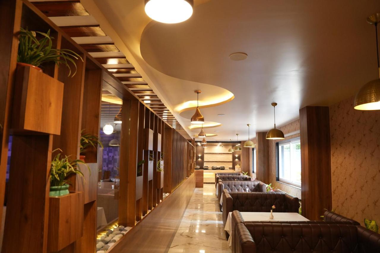 Hotel Eden Karwar Extérieur photo