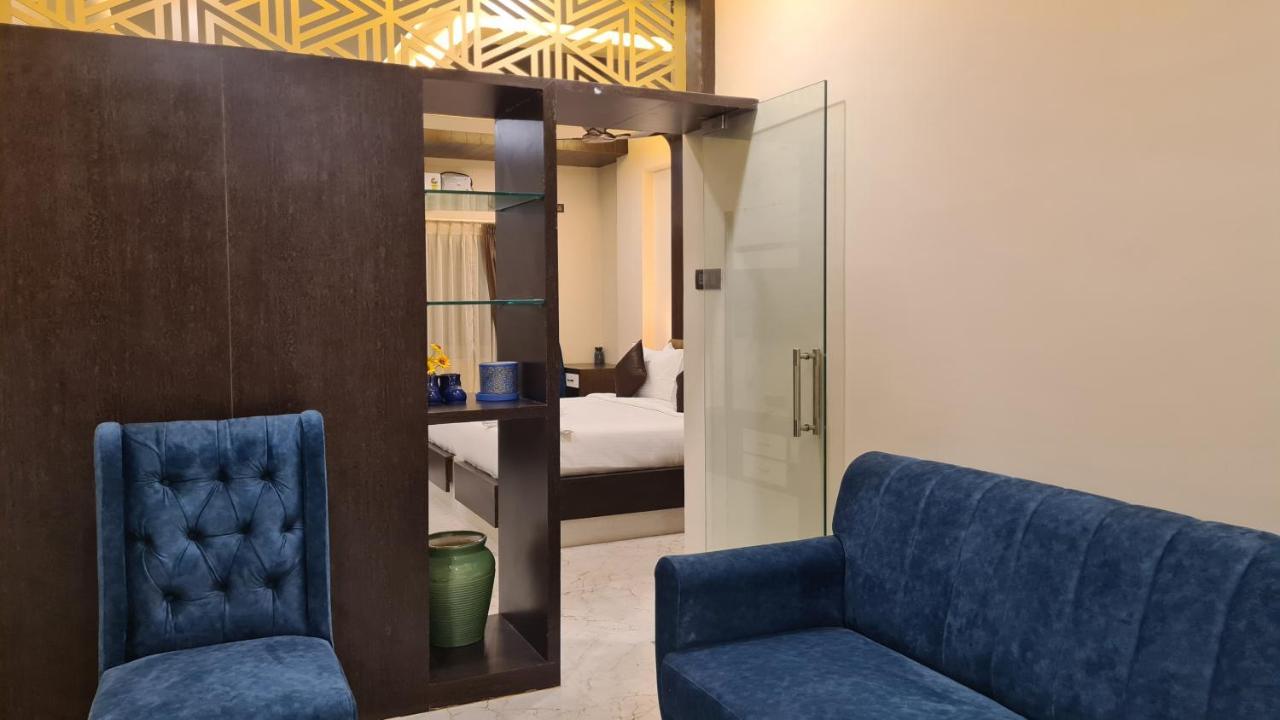 Hotel Eden Karwar Extérieur photo