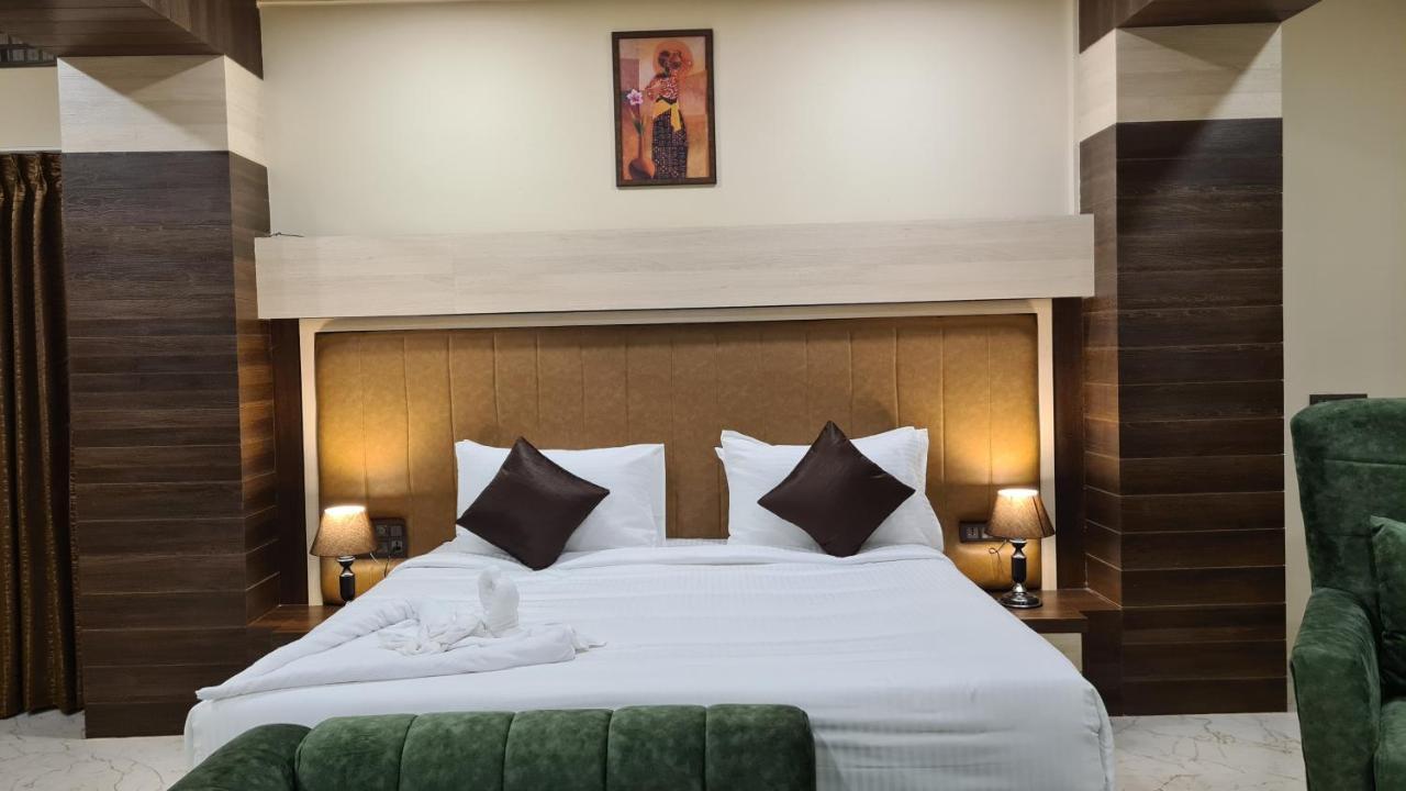 Hotel Eden Karwar Extérieur photo