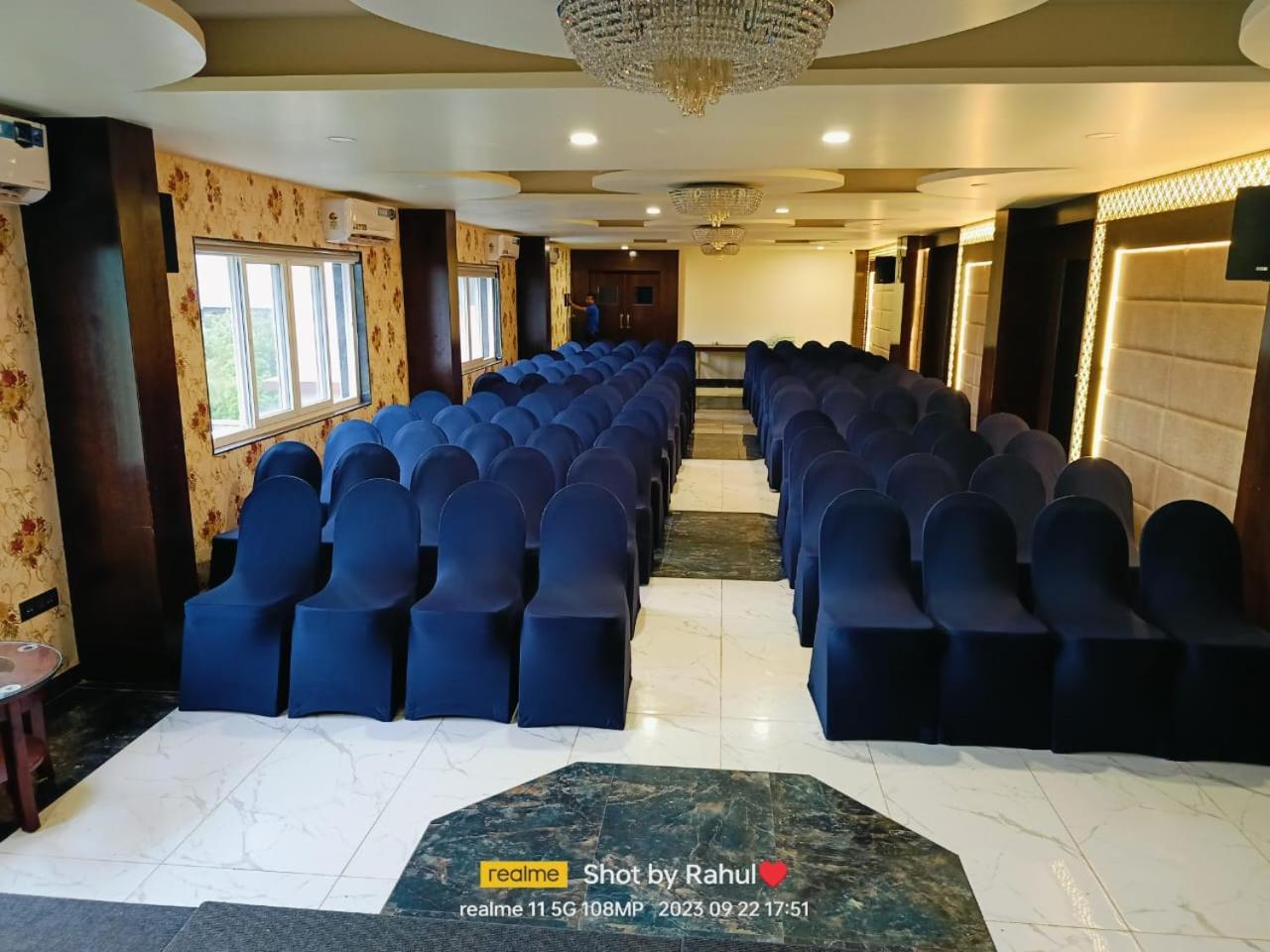 Hotel Eden Karwar Extérieur photo